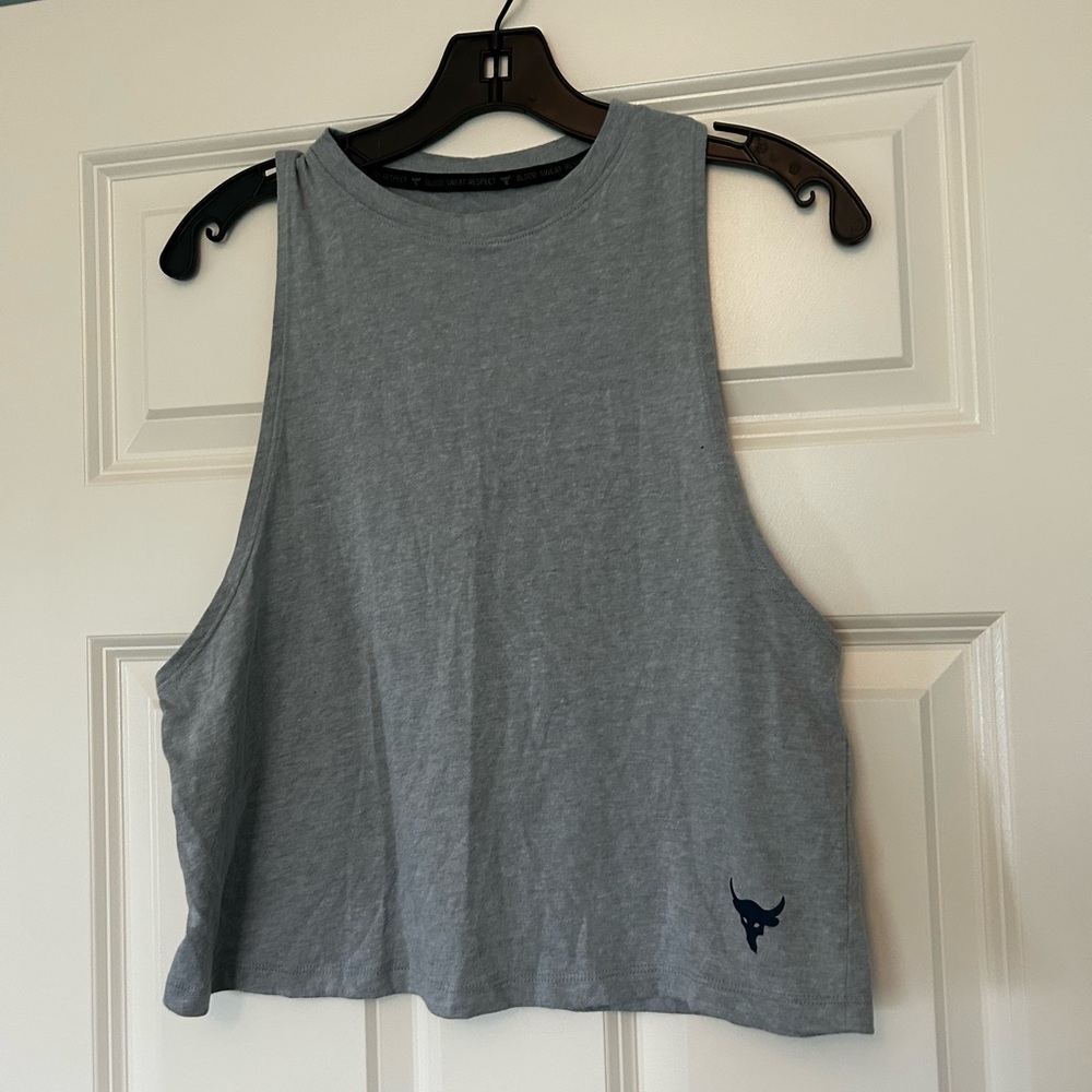 Women's under armor grey sleeveless shirt